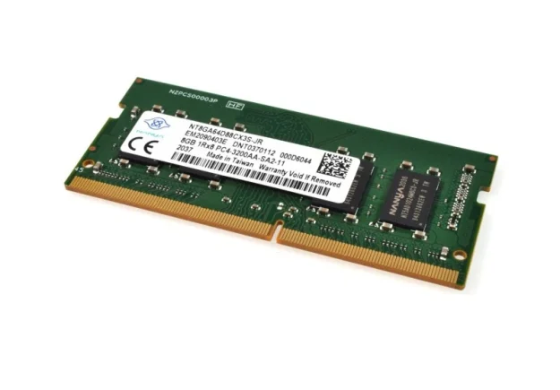 Memoria RAM 8GB DDR4 3200MHz Nanya para Laptop (Original) Usada